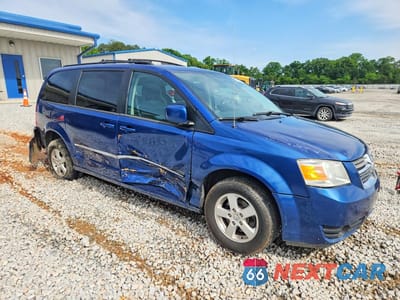 Czwarte zdjęcie samochodu z boku: 2010 DODGE GRAND CARAVAN SXT VIN:2D4RN5D1XAR180560 - miniatura