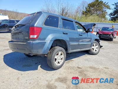 Trzecie zdjęcie samochodu z tyłu: 2007 JEEP GRAND CHEROKEE LAREDO VIN:1J8HR48P37C694721 - miniatura