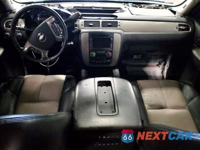 Zdjęcie 8 z 13 samochodu: 2008 CHEVROLET SUBURBAN K1500 LS VIN:3GNFK16348G252022 - miniatura