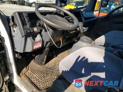 Zdjęcie 8 z 12 samochodu: 2019 ISUZU NPR HD DUMP TRUCK VIN:54DC4W1B1KS814472 - miniatura