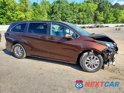 Czwarte zdjęcie samochodu z boku: 2024 TOYOTA SIENNA LE 8-PASSENGER VIN:5TDKRKEC1RS194254 - miniatura