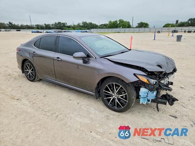Czwarte zdjęcie samochodu z boku: 2023 TOYOTA CAMRY SE VIN:4T1G11AK4PU810280 - miniatura