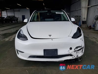 Piąte zdjęcie samochodu w środku: 2022 TESLA MODEL Y VIN:7SAYGDEF1NF492701 - miniatura