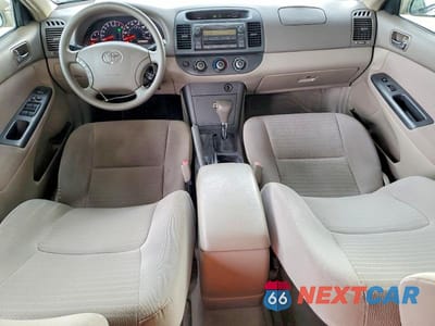 Zdjęcie 8 z 11 samochodu: 2005 TOYOTA CAMRY LE VIN:4T1BE32K75U393162 - miniatura
