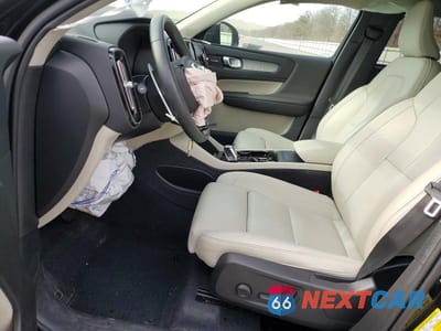 Zdjęcie 7 z 13 samochodu: 2024 VOLVO XC40 PLUS VIN:YV4L12UL5R2298179 - miniatura