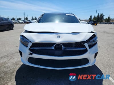 Piąte zdjęcie samochodu w środku: 2019 MERCEDES-BENZ A 220 VIN:WDD3G4EB7KW026630 - miniatura