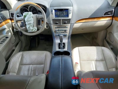 Zdjęcie 8 z 14 samochodu: 2012 LINCOLN MKT VIN:2LMHJ5AT8CBL53398 - miniatura
