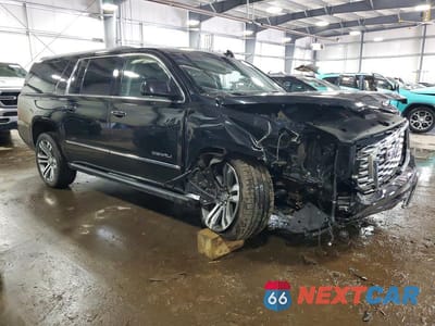 Czwarte zdjęcie samochodu z boku: 2018 GMC YUKON XL DENALI VIN:1GKS2HKJ2JR235153 - miniatura