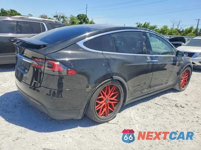Trzecie zdjęcie samochodu z tyłu: 2016 TESLA MODEL X VIN:5YJXCBE28GF018074 - miniatura