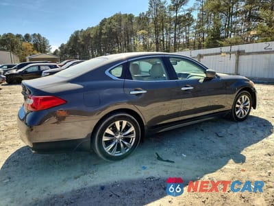Trzecie zdjęcie samochodu z tyłu: 2013 INFINITI M37 X VIN:JN1BY1AR2DM604512 - miniatura