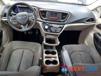 Zdjęcie 8 z 12 samochodu: 2017 CHRYSLER PACIFICA LX VIN:2C4RC1CG6HR594060 - miniatura