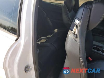 Zdjęcie 10 z 13 samochodu: 2014 MERCEDES-BENZ C 250 VIN:WDDGJ4HB3EG195833 - miniatura
