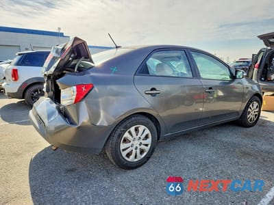 Trzecie zdjęcie samochodu z tyłu: 2010 KIA FORTE EX VIN:KNAFU4A27A5165387 - miniatura