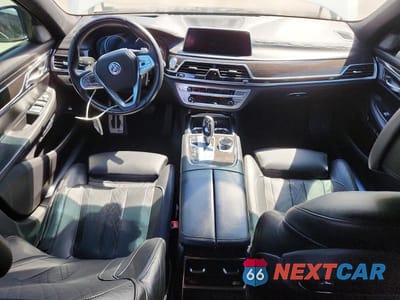 Zdjęcie 8 z 12 samochodu: 2016 BMW 750 XI VIN:WBA7F2C50GG416256 - miniatura