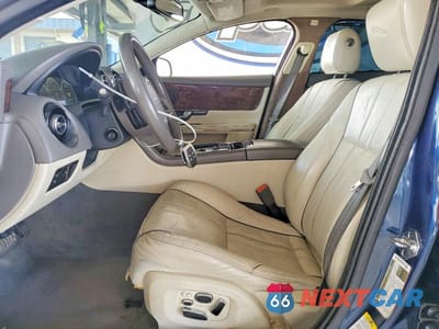 Zdjęcie 7 z 12 samochodu: 2012 JAGUAR XJL VIN:SAJWA2GB6CLV37082 - miniatura