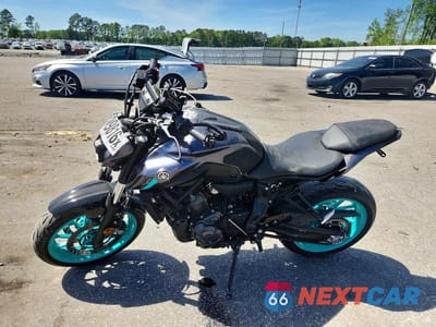 Trzecie zdjęcie samochodu z tyłu: 2024 YAMAHA MT07 VIN:JYARM32E7RA010453 - miniatura