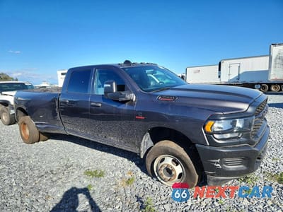 Czwarte zdjęcie samochodu z boku: 2023 RAM 3500 TRADESMAN VIN:3C63RRGL0PG575459 - miniatura