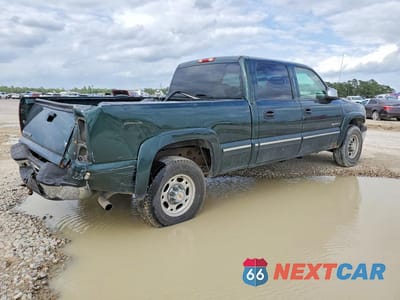 Trzecie zdjęcie samochodu z tyłu: 2001 CHEVROLET SILVERADO C1500 HEAVY DUTY VIN:1GCGC13U41F178549 - miniatura