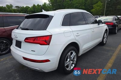 Czwarte zdjęcie samochodu z boku: 2019 AUDI Q5 PREMIUM VIN:WA1ANAFY5K2141656 - miniatura