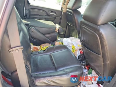 Zdjęcie 10 z 11 samochodu: 2010 GMC YUKON DENALI VIN:1GKUKEEF9AR287121 - miniatura