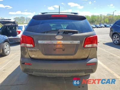Zdjęcie 6 z 13 samochodu: 2013 KIA SORENTO EX VIN:5XYKU3A22DG421264 - miniatura