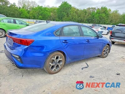 Trzecie zdjęcie samochodu z tyłu: 2019 KIA FORTE LXS VIN:3KPF24ADXKE089602 - miniatura