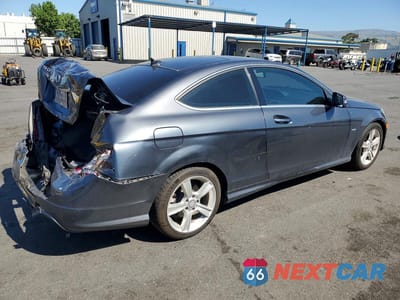 Trzecie zdjęcie samochodu z tyłu: 2012 MERCEDES-BENZ C 250 VIN:WDDGJ4HB1CF775746 - miniatura