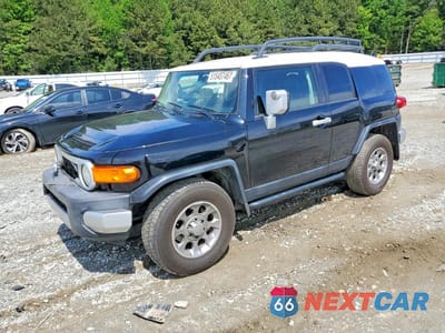 2011 TOYOTA FJ CRUISER BASE JTEZU4BF8BK011111 - główne zdjęcie licytacji z USA - miniatura