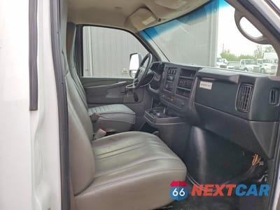 Zdjęcie 11 z 13 samochodu: 2014 CHEV EXPRESS CUTAWAY VIN:1GB3G3CGXE1152926 - miniatura
