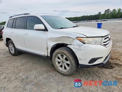 Czwarte zdjęcie samochodu z boku: 2013 TOYOTA HIGHLANDER BASE VIN:5TDZA3EH5DS045099 - miniatura