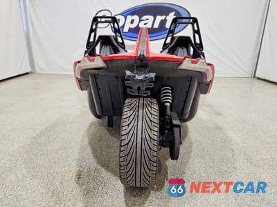 Czwarte zdjęcie samochodu z boku: 2021 POLARIS SLINGSHOT SL VIN:57XAAPHD6M8147603 - miniatura