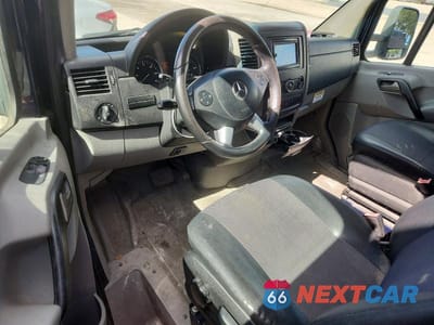 Zdjęcie 8 z 13 samochodu: 2018 MERCEDES BENZ SPRINTER BOX TRUCK VIN:WDAPF4CC3J9768310 - miniatura