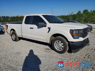 Czwarte zdjęcie samochodu z boku: 2023 FORD F150 SUPER CAB VIN:1FTEX1C54PKF26449 - miniatura
