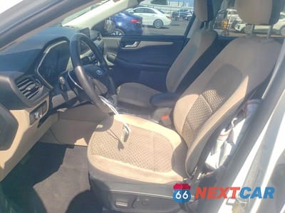 Zdjęcie 7 z 13 samochodu: 2021 FORD ESCAPE SE VIN:1FMCU0G66MUB16972 - miniatura