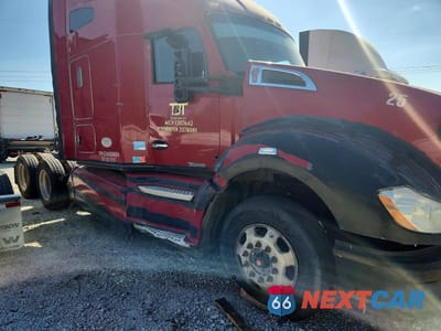 Zdjęcie 9 z 10 samochodu: 2014 KENWORTH T680 SEMI TRUCK VIN:1XKYDP9X4EJ400651 - miniatura