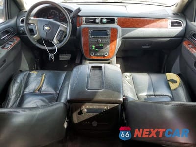 Zdjęcie 8 z 12 samochodu: 2014 CHEVROLET TAHOE C1500 LT VIN:1GNSCBE00ER232662 - miniatura