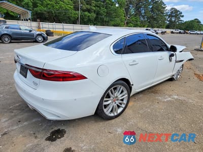 Trzecie zdjęcie samochodu z tyłu: 2021 JAGUAR XF SE VIN:SAJBG4FX8MCY88728 - miniatura