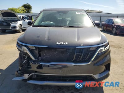 Piąte zdjęcie samochodu w środku: 2023 KIA CARNIVAL LX VIN:KNDNB4H36P6289978 - miniatura