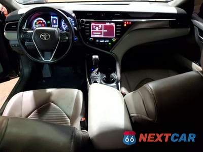 Zdjęcie 8 z 13 samochodu: 2020 TOYOTA CAMRY HYBRID SE VIN:4T1J31AK7LU012267 - miniatura