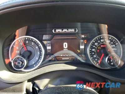 Zdjęcie 9 z 12 samochodu: 2024 RAM 1500 LARAMIE VIN:1C6RREJT2RN218709 - miniatura
