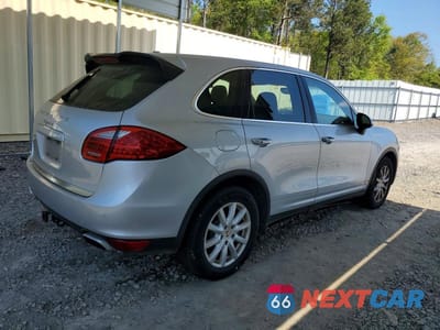 Trzecie zdjęcie samochodu z tyłu: 2013 PORSCHE CAYENNE VIN:WP1AA2A29DLA03785 - miniatura