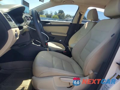 Zdjęcie 7 z 12 samochodu: 2012 VOLKSWAGEN JETTA SE VIN:3VWBP7AJ4CM317492 - miniatura
