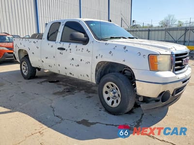 Czwarte zdjęcie samochodu z boku: 2010 GMC SIERRA K1500 SLE VIN:1GTSKVE38AZ194678 - miniatura