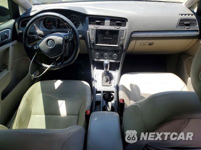 Zdjęcie 8 z 12 samochodu: 2016 VOLKSWAGEN E-GOLF SEL PREMIUM VIN:WVWPP7AU9GW903596 - miniatura