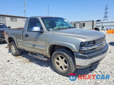 Czwarte zdjęcie samochodu z boku: 2000 CHEVROLET SILVERADO K1500 VIN:1GCEK14T8YZ272510 - miniatura