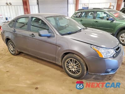 Czwarte zdjęcie samochodu z boku: 2011 FORD FOCUS SE VIN:1FAHP3FN1BW180906 - miniatura