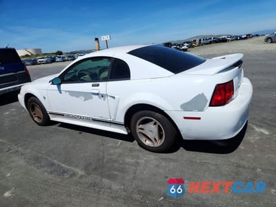 Drugie zdjęcie samochodu z przodu: 2000 FORD MUSTANG VIN:1FAFP4049YF204813 - miniatura