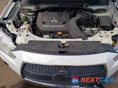 Zdjęcie 11 z 12 samochodu: 2010 MITSUBISHI OUTLANDER GT VIN:JA4JT5AX0AZ005016 - miniatura