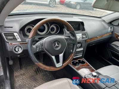 Zdjęcie 9 z 10 samochodu: 2014 MERCEDES-BENZ E 350 4MATIC VIN:WDDKJ8JBXEF275051 - miniatura