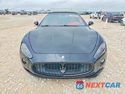 Piąte zdjęcie samochodu w środku: 2012 MASERATI GRANTURISMO S VIN:ZAM45MMAXC0060882 - miniatura